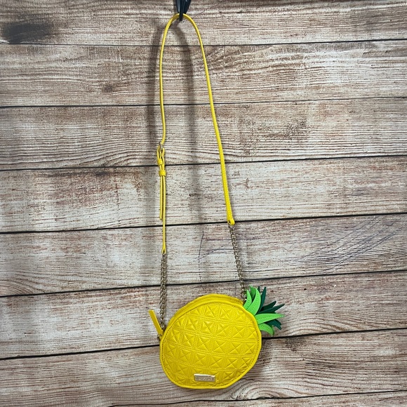 Kate Spade RARE “Wing It” Pineapple Quilted Crossbody - Picture 4 of 15